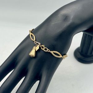 Vintage SARAH COVENTRY gold scallop link bracelet 7.5”